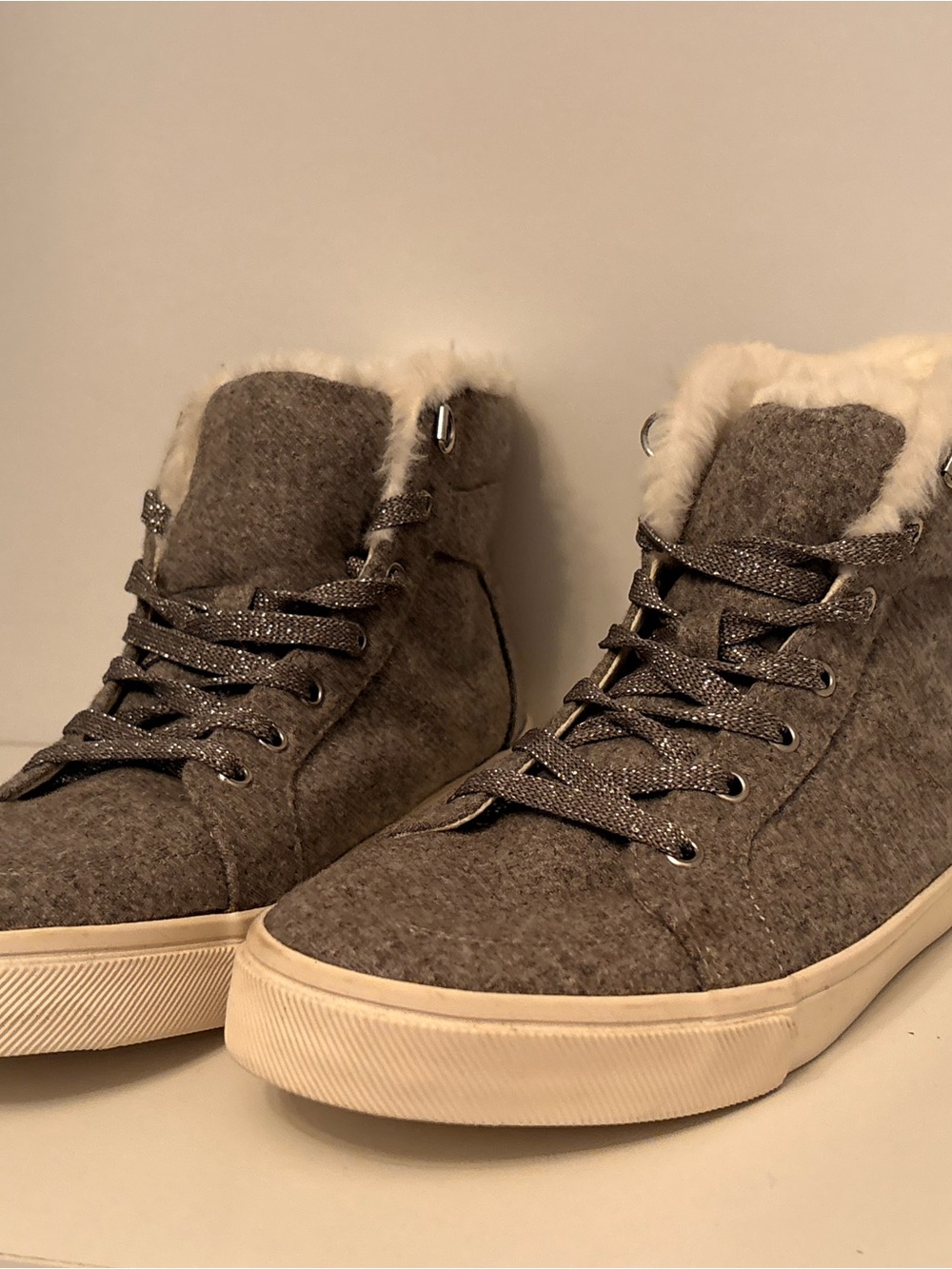 Old Navy Gray Faux-Fur High-Top Sneakers Sz 9